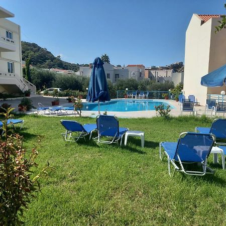 Michalis Litinas Apartments Agia Marina  Exterior photo
