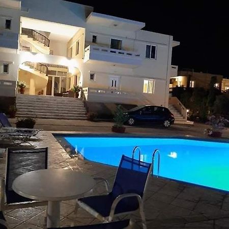 Michalis Litinas Apartments Agia Marina  Exterior photo