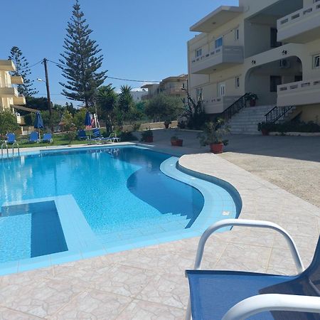 Michalis Litinas Apartments Agia Marina  Exterior photo
