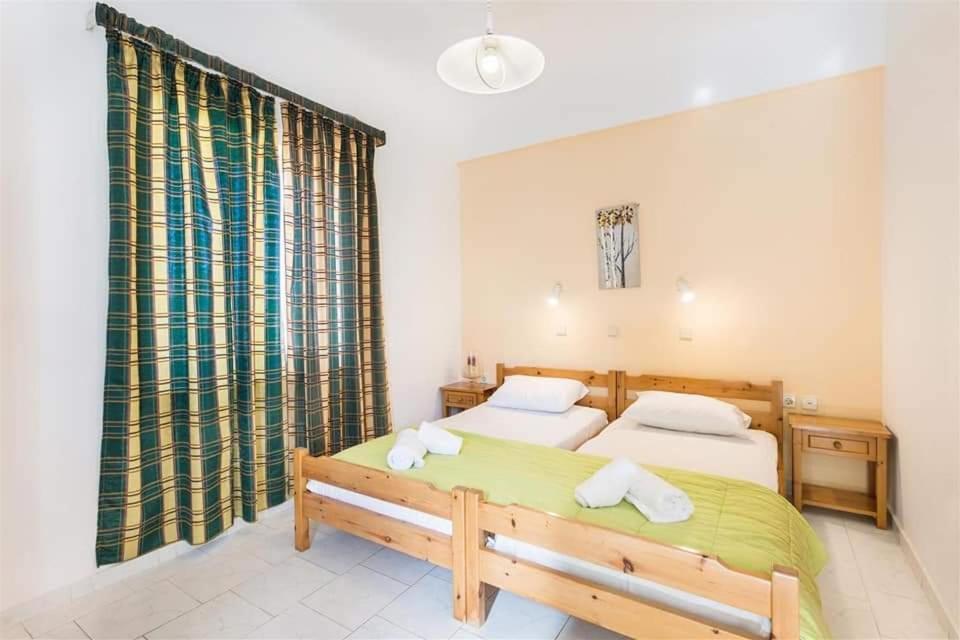 Michalis Litinas Apartments Agia Marina  Exterior photo