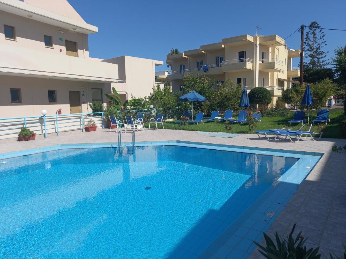 Michalis Litinas Apartments Agia Marina  Exterior photo