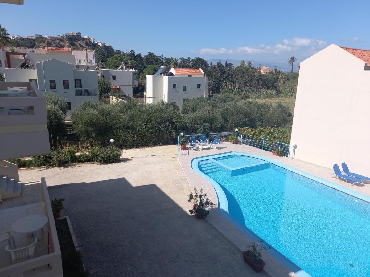 Michalis Litinas Apartments Agia Marina  Exterior photo