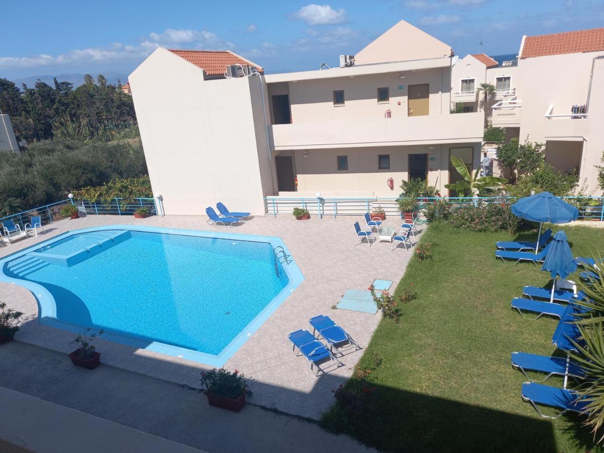 Michalis Litinas Apartments Agia Marina  Exterior photo