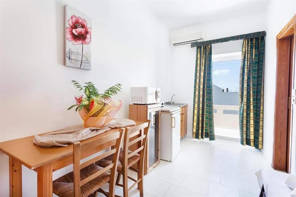 Michalis Litinas Apartments Agia Marina  Exterior photo